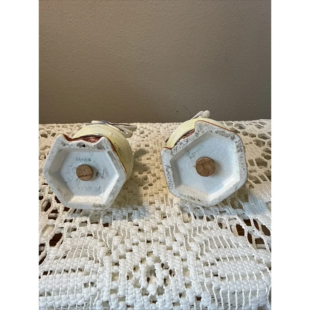 Vintage Dutch windmill-shaped salt and pepper‎ shakers